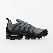nike vapormax plus